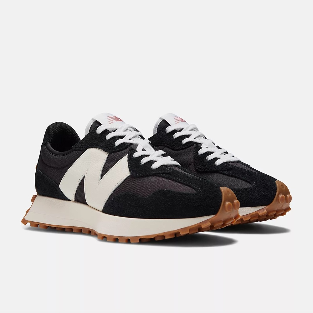 New Balance Sneakers 327 Black White size 6